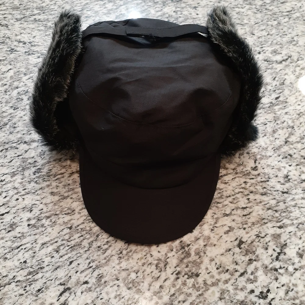 The Children's Place Black Fabric & Faux Fur Ear Flap Cap Boys L/XL 8+ NWOT